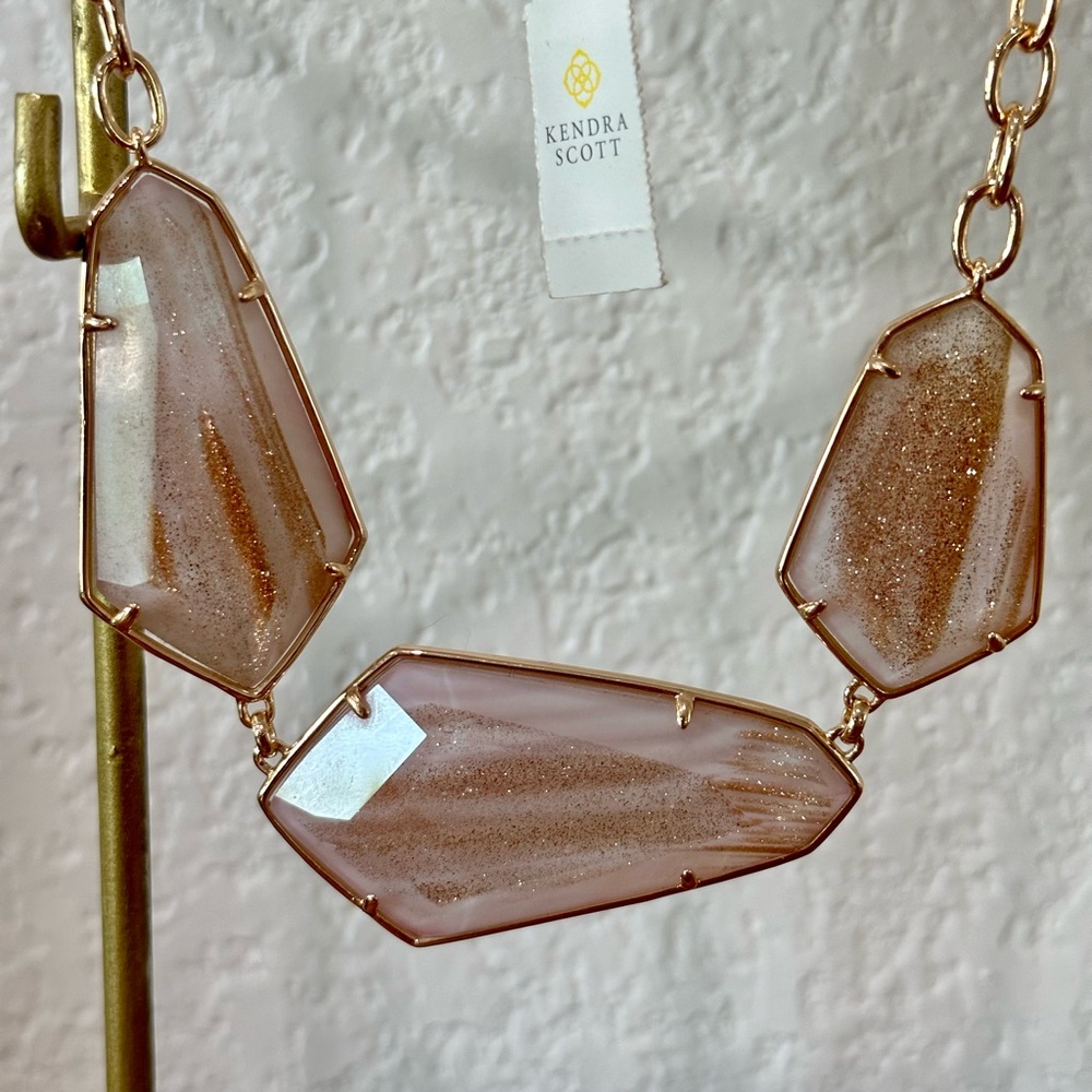 NWT Rose gold Violet statement necklace